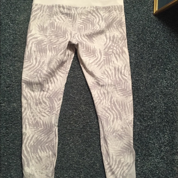 NWOT Lululemon white/grey full 25” tights - sz 6 - Picture 5 of 5